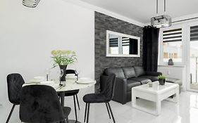 BLACK Apartament Miodowy Dom